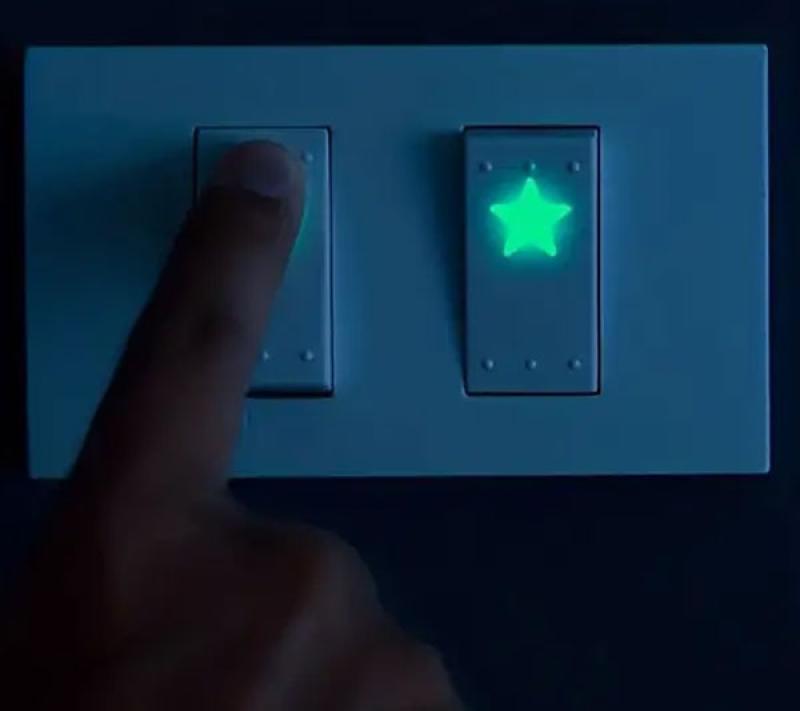 Glowing wall sticker stars